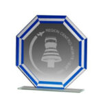 GLASS GRADUATION AWARD – 16.5CM CRYSTAL TROPHY FOR ACADEMIC ACHIEVEMENT - Image 2